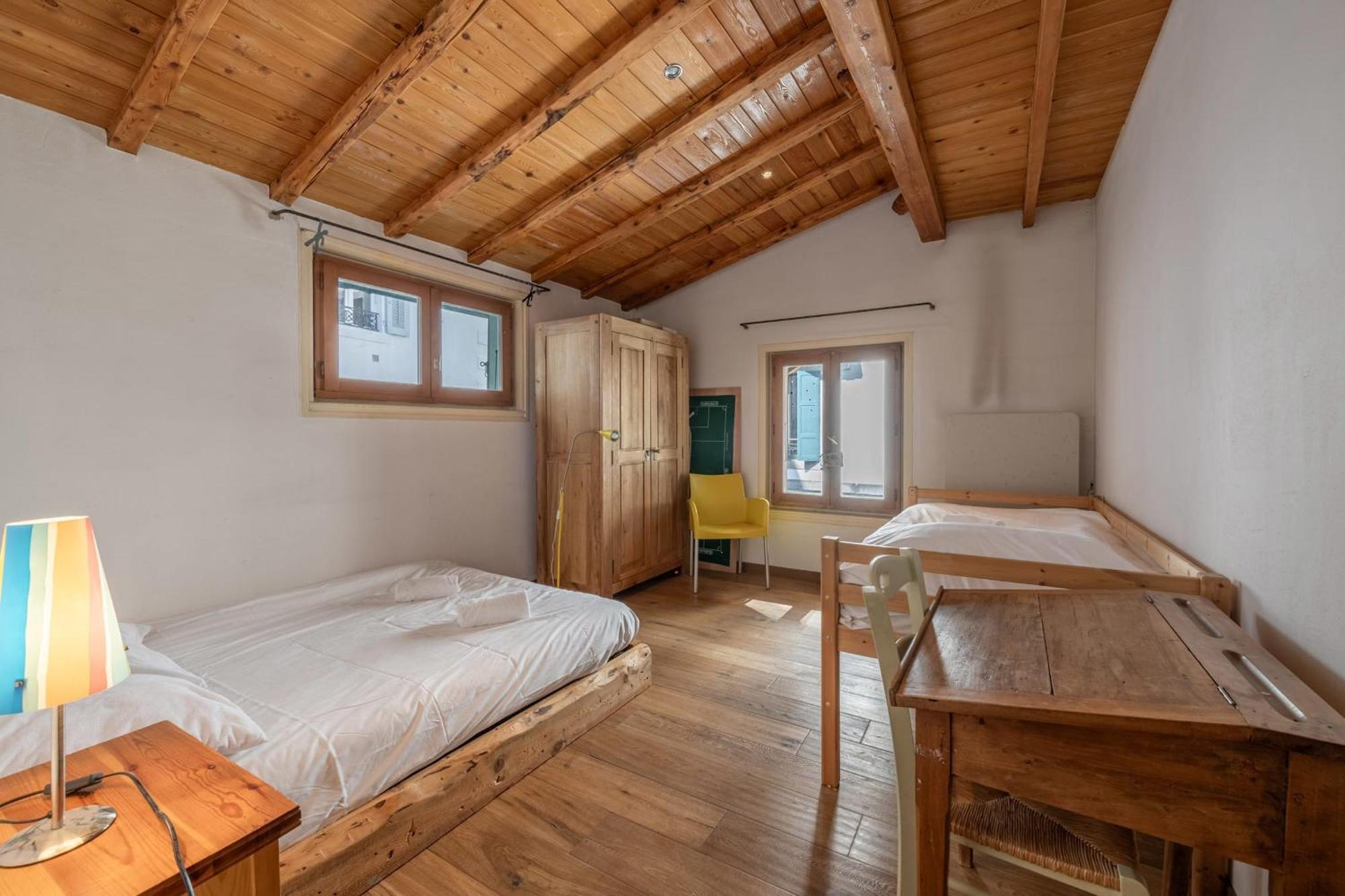 Apartamento Spacious Loft On Pedestrian Street With Views