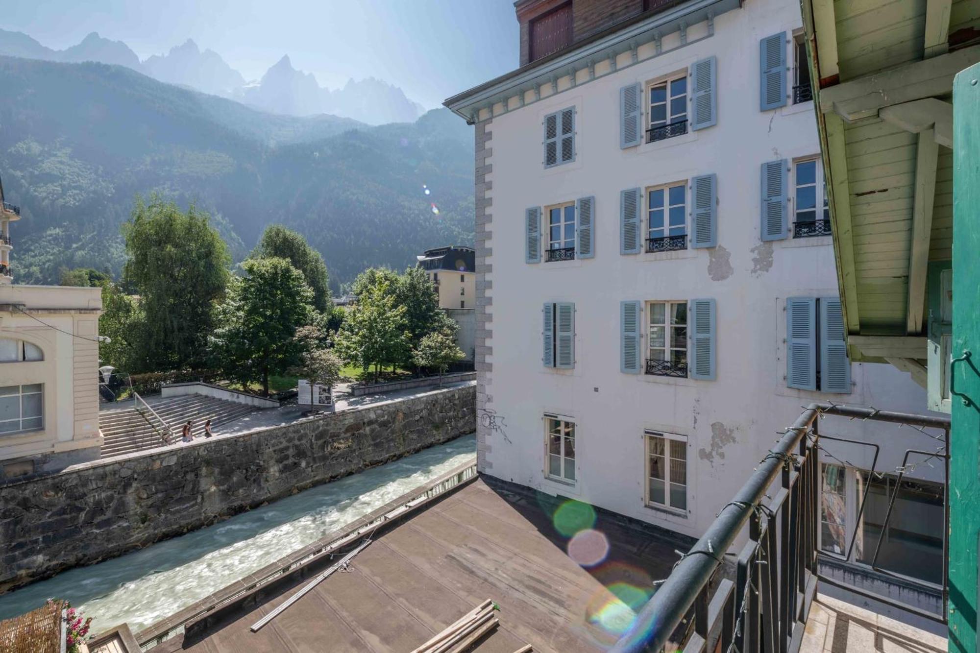Apartamento Spacious Loft On Pedestrian Street With Views